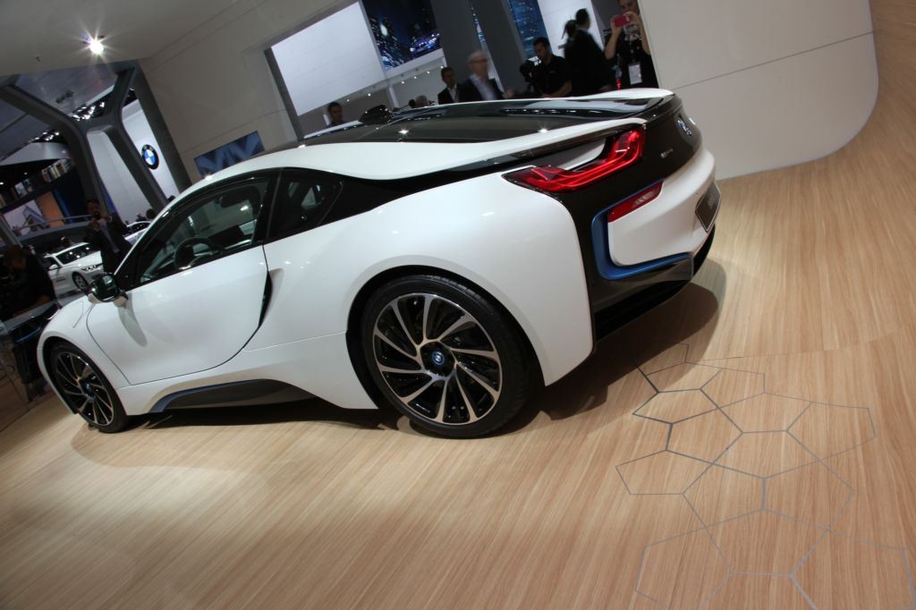 i8 : BMW double la production pour répondre à la demande 4