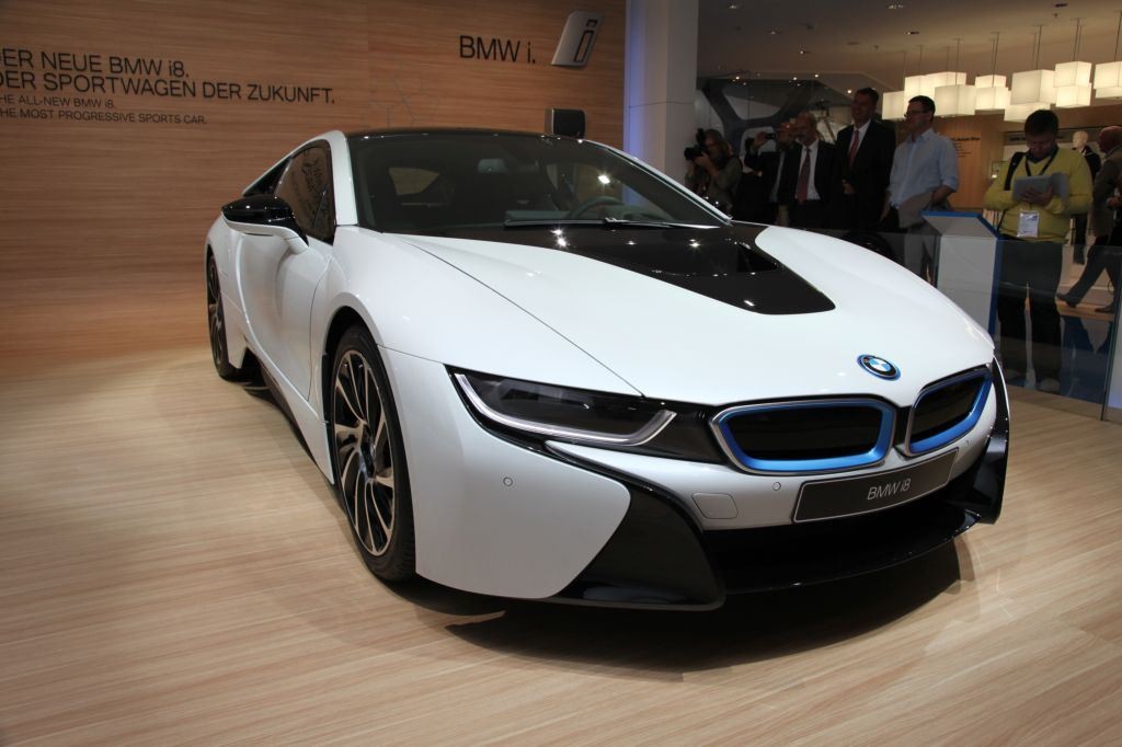 i8 : BMW double la production pour répondre à la demande 8