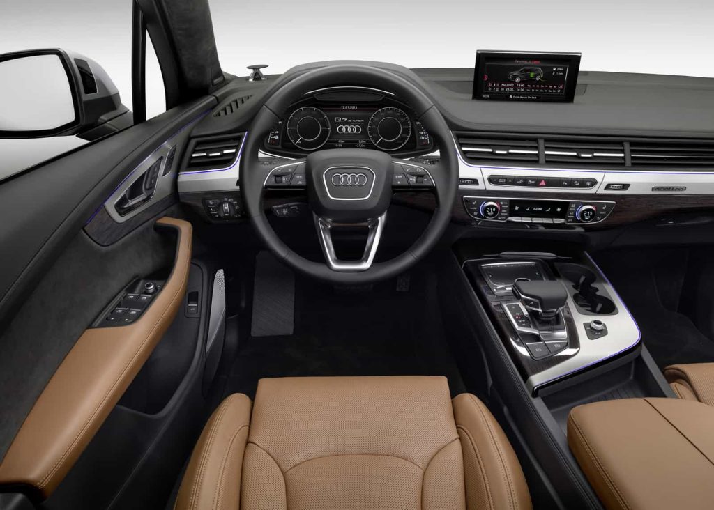 Il faut un porte-monnaie bien garni pour commander l'Audi Q7 hybride 14