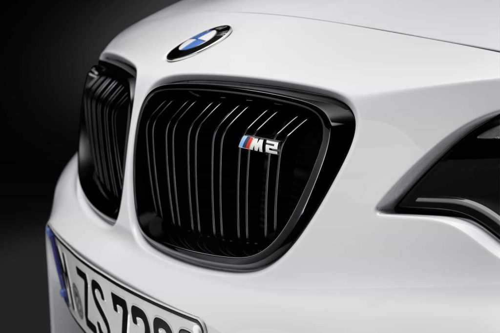 Des éléments en fibre de carbone pour la BMW M2 grâce au pack M Performance 8