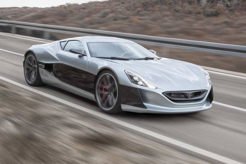 Grâce à ses 1088 ch, la Rimac Concept One passe de 0 à 100 km/h en 2,6 secondes ! 4