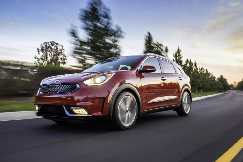 Kia lève le voile sur son premier crossover hybride : le Niro 11