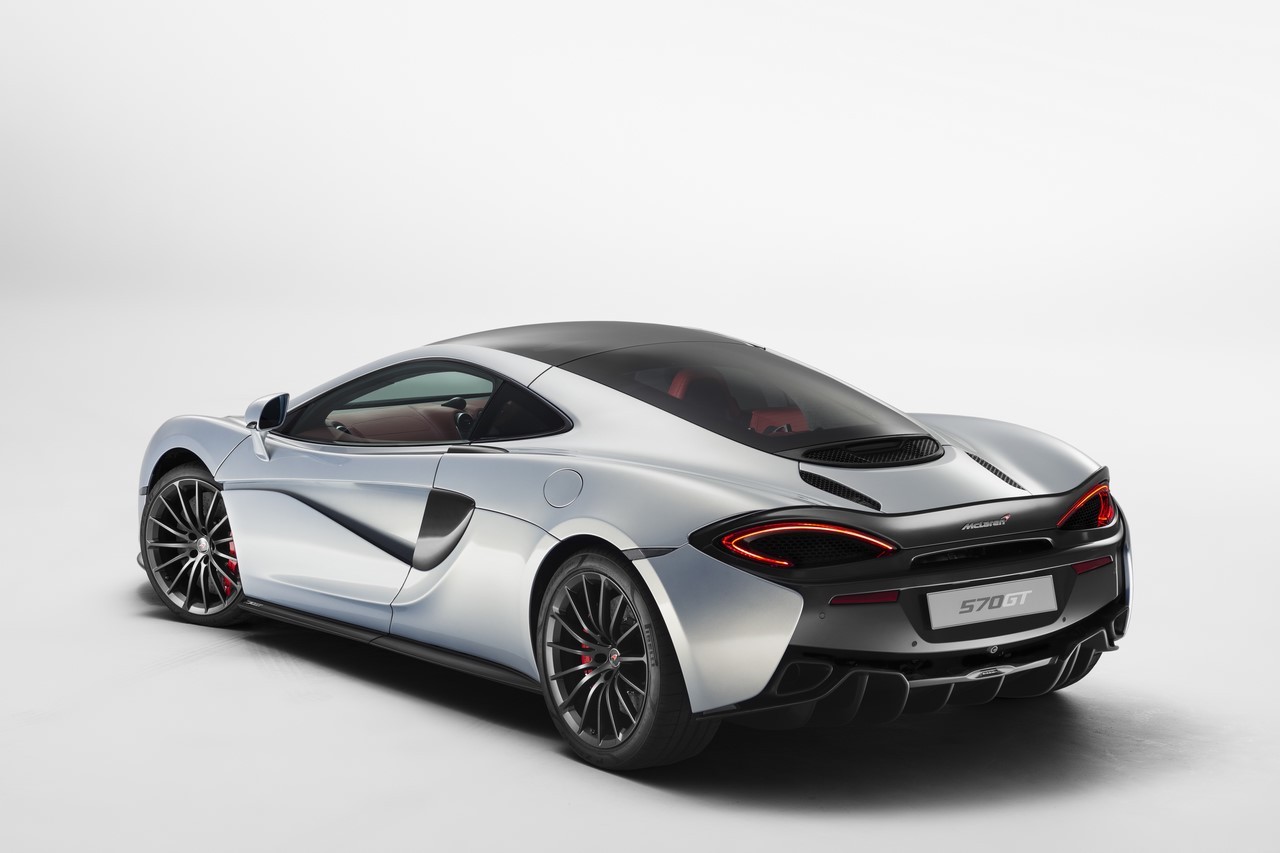 La McLaren 570GT se différencie avec son espace bagage