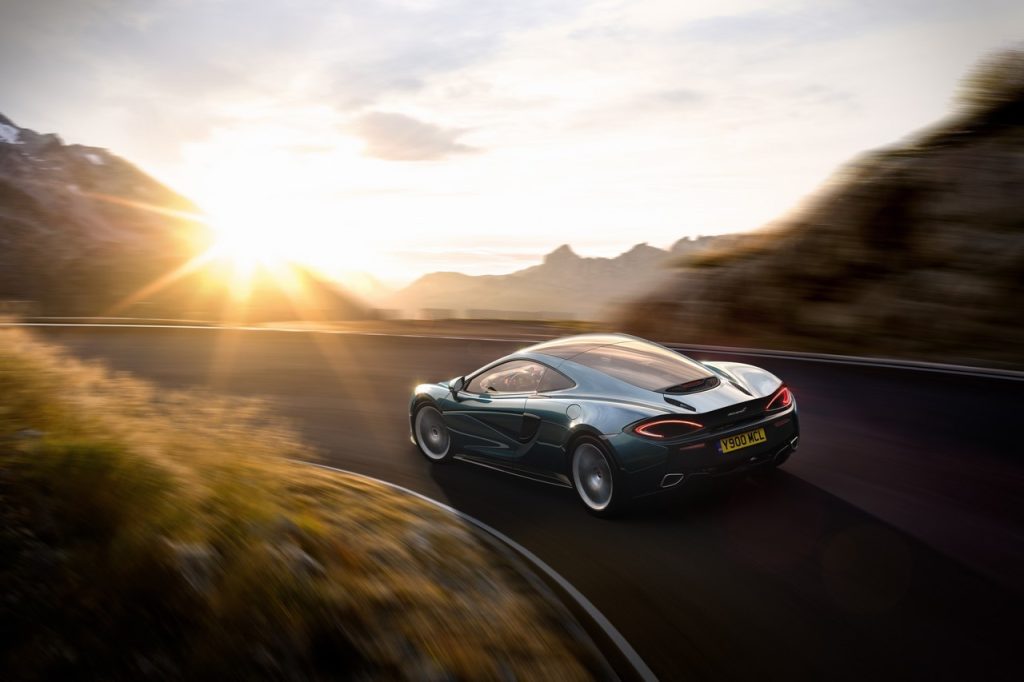 La McLaren 570GT se différencie avec son espace bagage 8