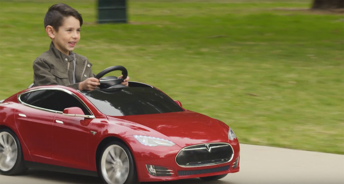 Les enfants vont aussi pouvoir conduire une Tesla Model S… à leur taille