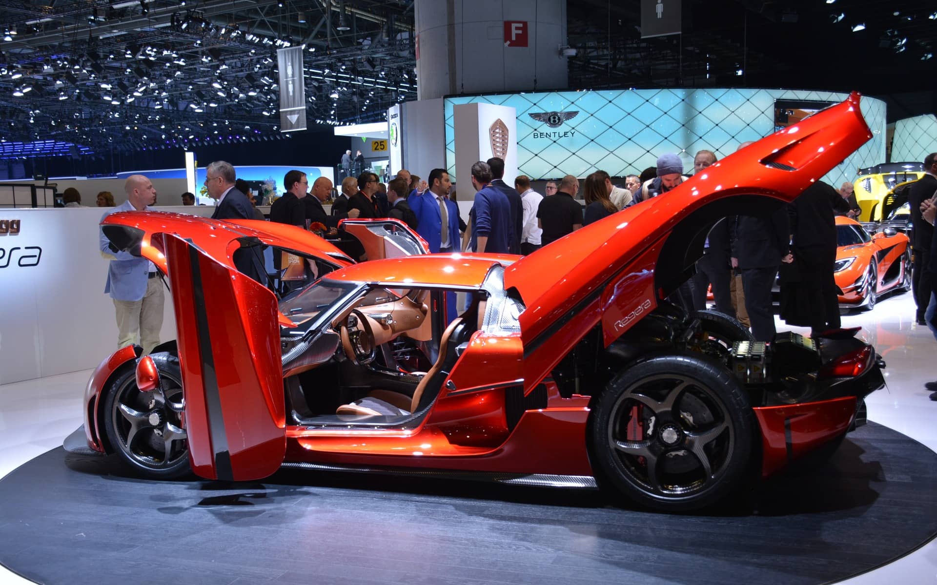 La décoiffante Regera de Koenigsegg se dévoile à Genève