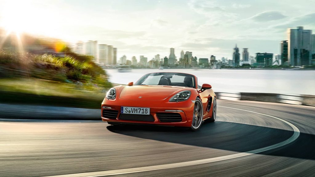 Une sonorité moins pure pour la Porsche 718 Cayman S, mais le plein de sensations 4