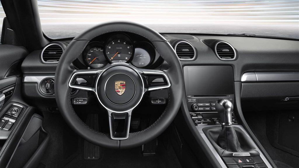 Une sonorité moins pure pour la Porsche 718 Cayman S, mais le plein de sensations 25
