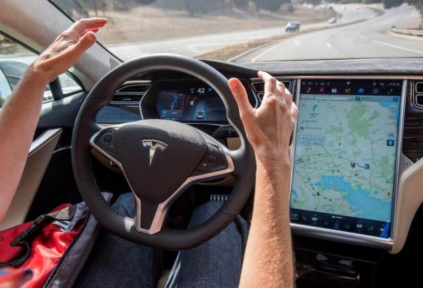 L’AutoPilot de Tesla ne doit plus être qualifié de pilotage automatique en Allemagne